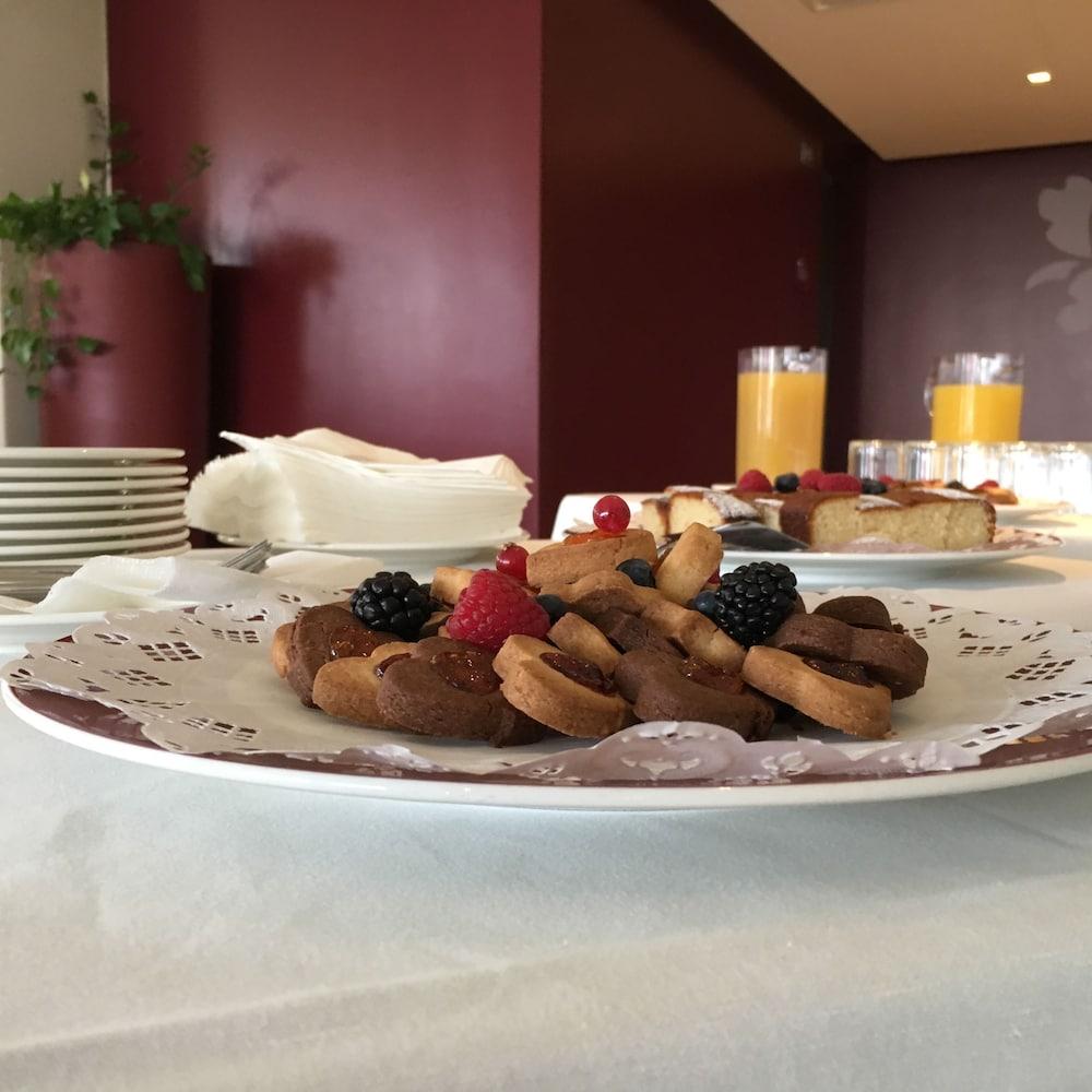 Virginia Palace Hotel غراباغناته ميلانيزي المظهر الخارجي الصورة