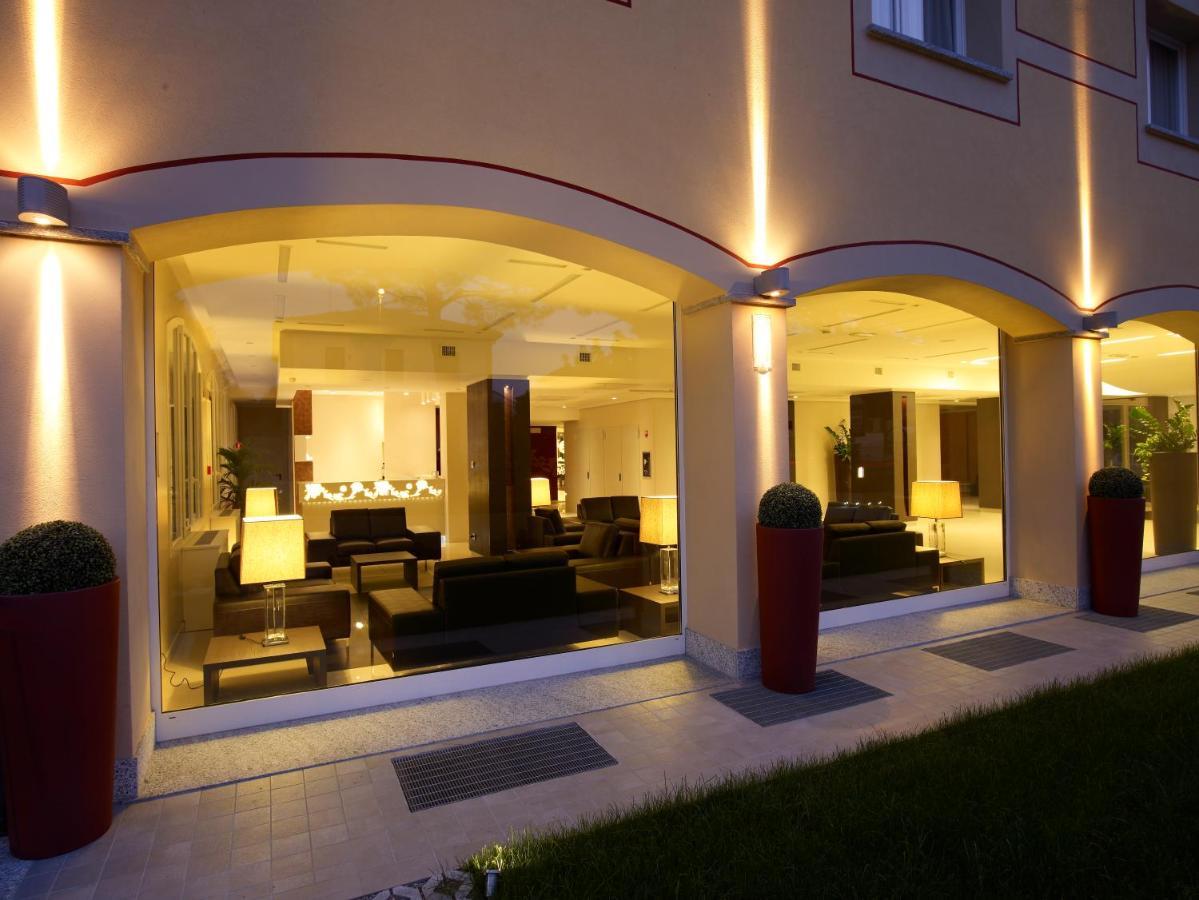 Virginia Palace Hotel غراباغناته ميلانيزي المظهر الخارجي الصورة