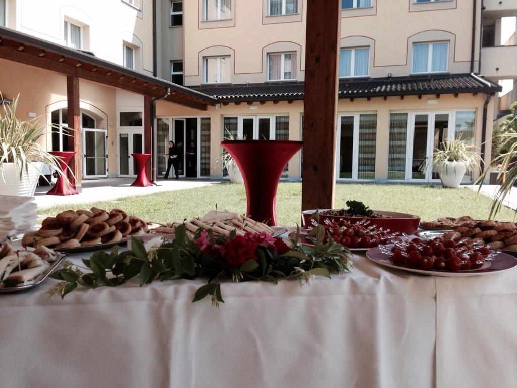 Virginia Palace Hotel غراباغناته ميلانيزي المظهر الخارجي الصورة