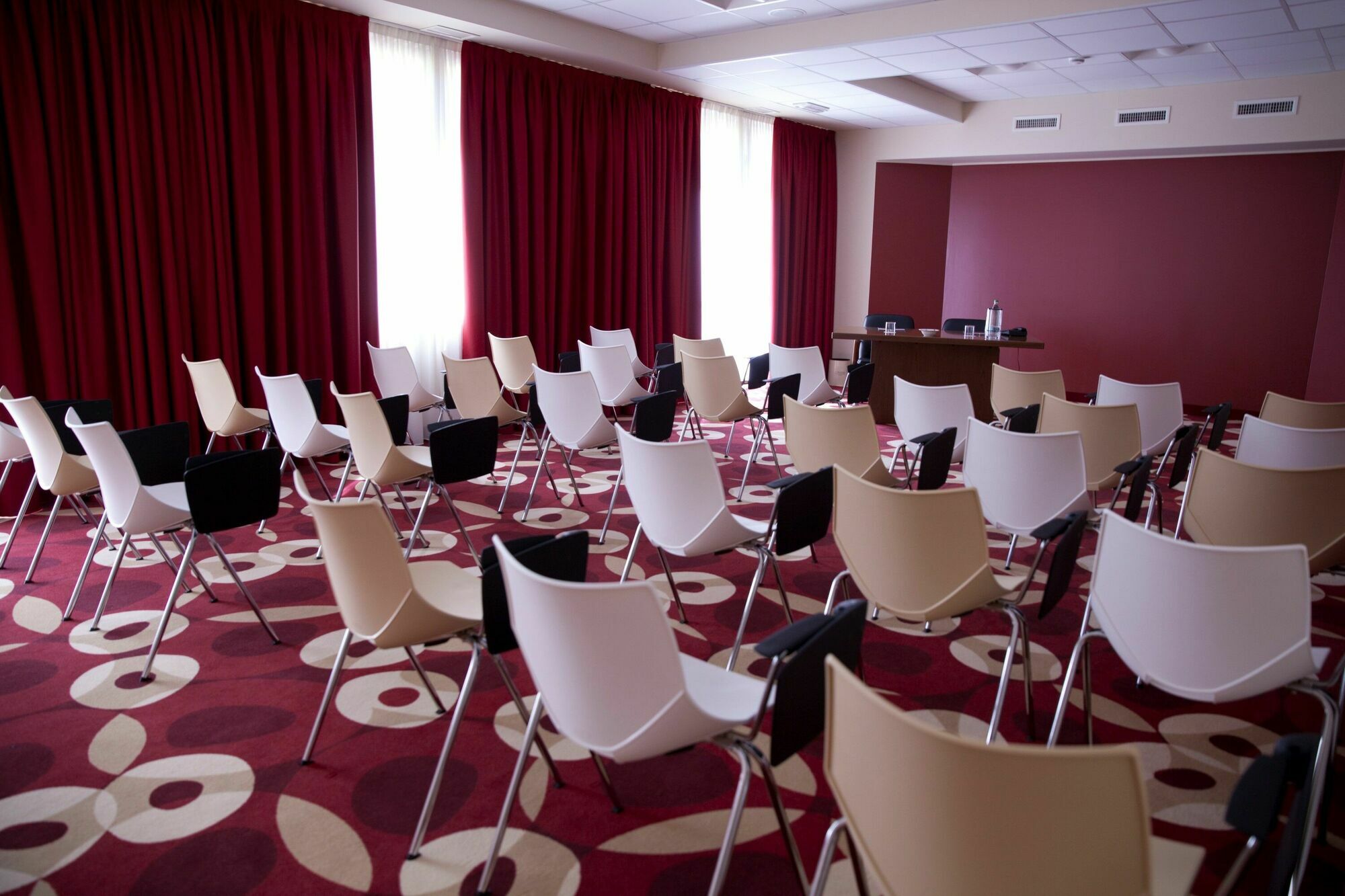 Virginia Palace Hotel غراباغناته ميلانيزي المظهر الخارجي الصورة