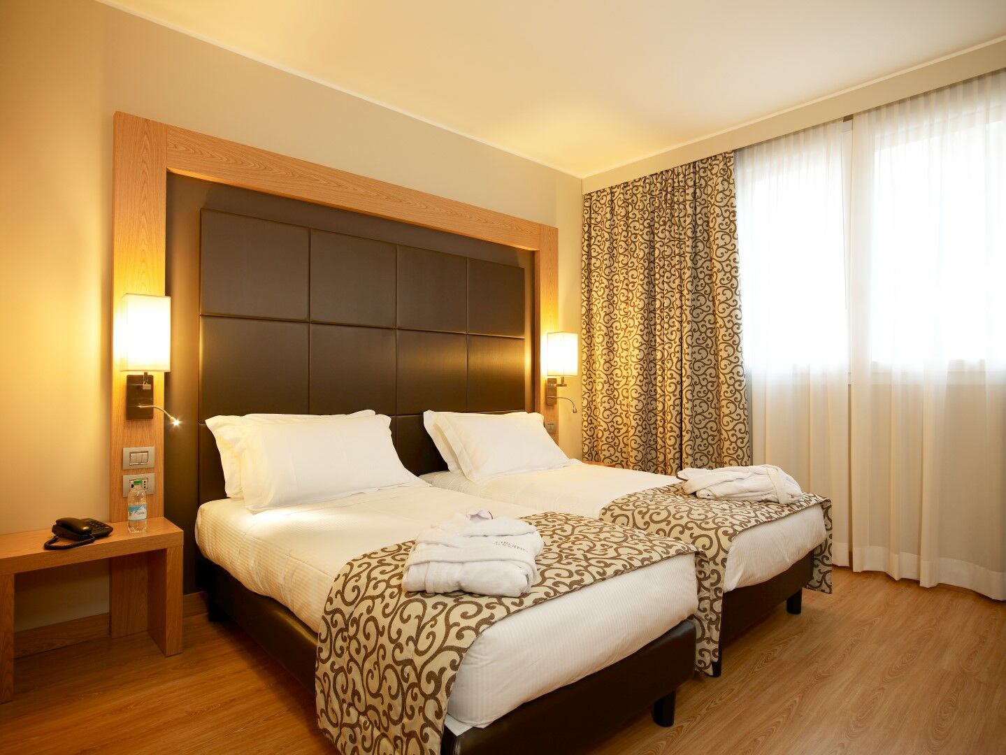 Virginia Palace Hotel غراباغناته ميلانيزي المظهر الخارجي الصورة