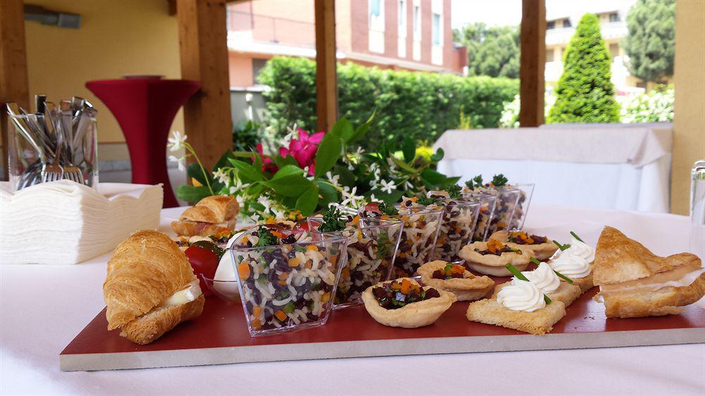 Virginia Palace Hotel غراباغناته ميلانيزي المظهر الخارجي الصورة